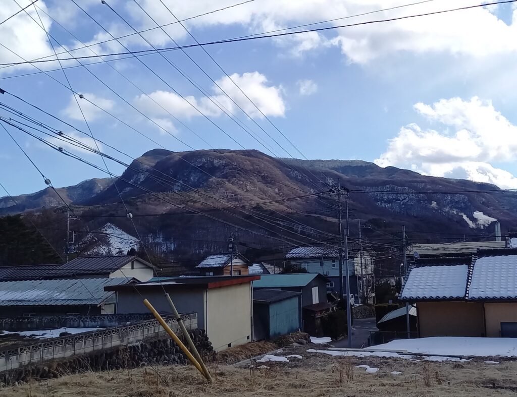 雲林寺　2023年ご年始まわり　大津から見る大洞山