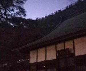 夜景　雲林寺本堂