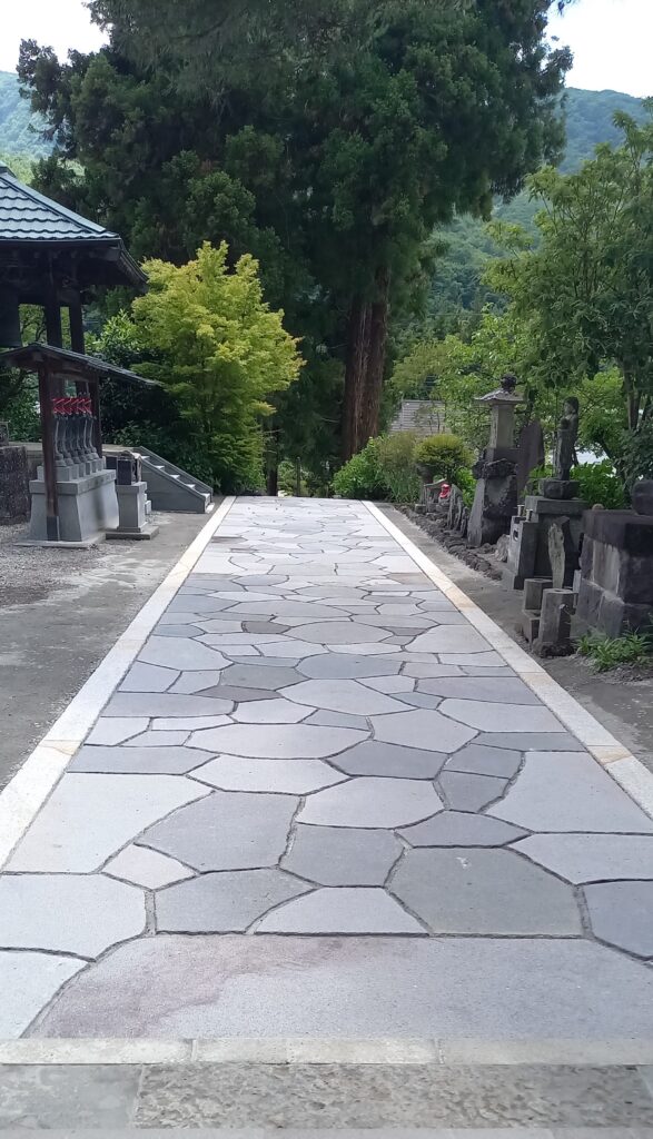 参道　雲林寺　長野原